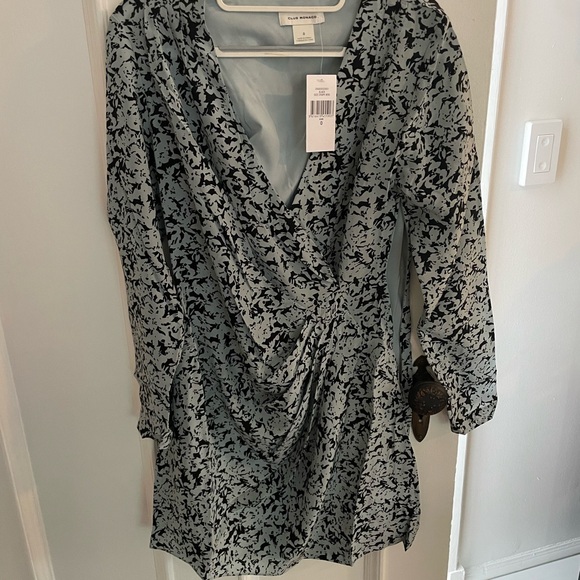 Club Monaco silk dress - Picture 2 of 4